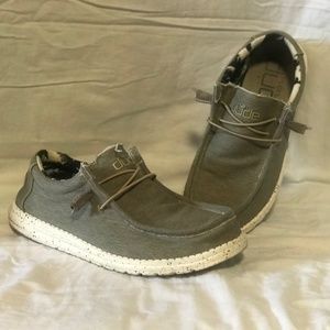 Mens HEY DUDE Kaki size 10 shoes